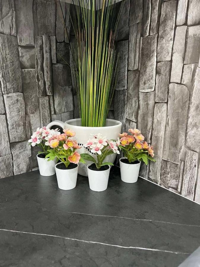 Lux Apartment Виена Екстериор снимка