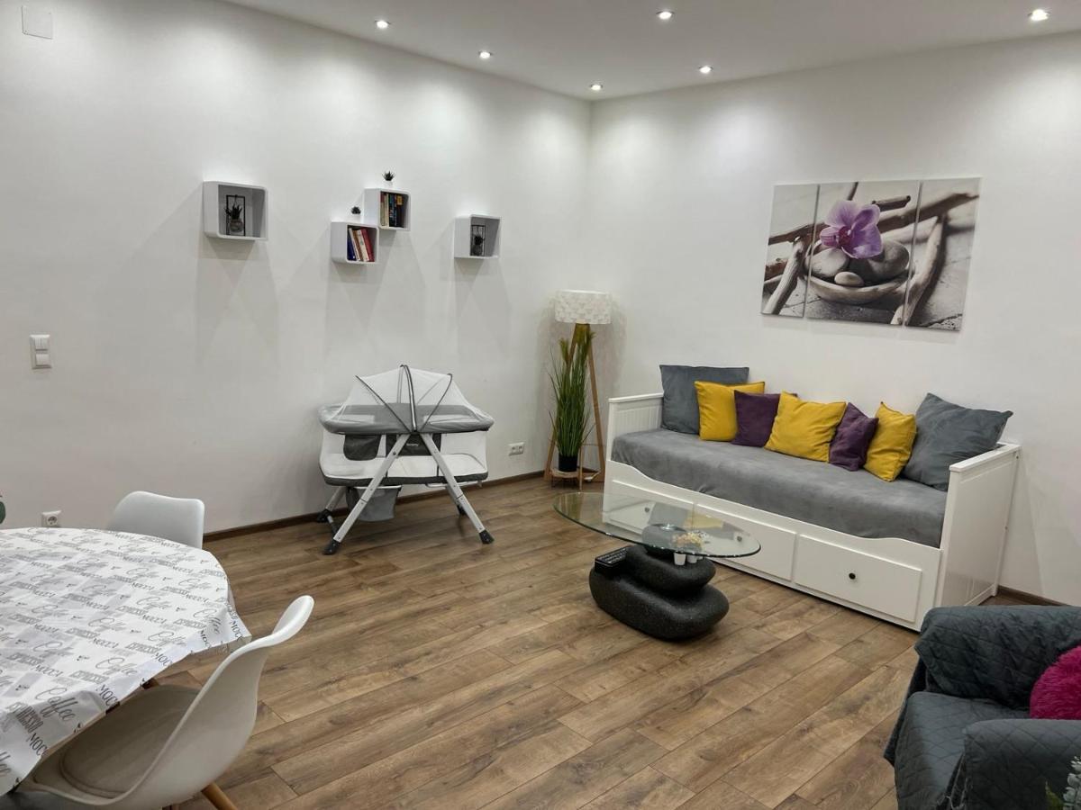 Lux Apartment Виена Екстериор снимка